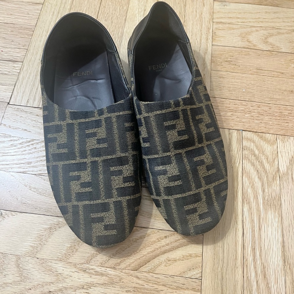 fendi flats